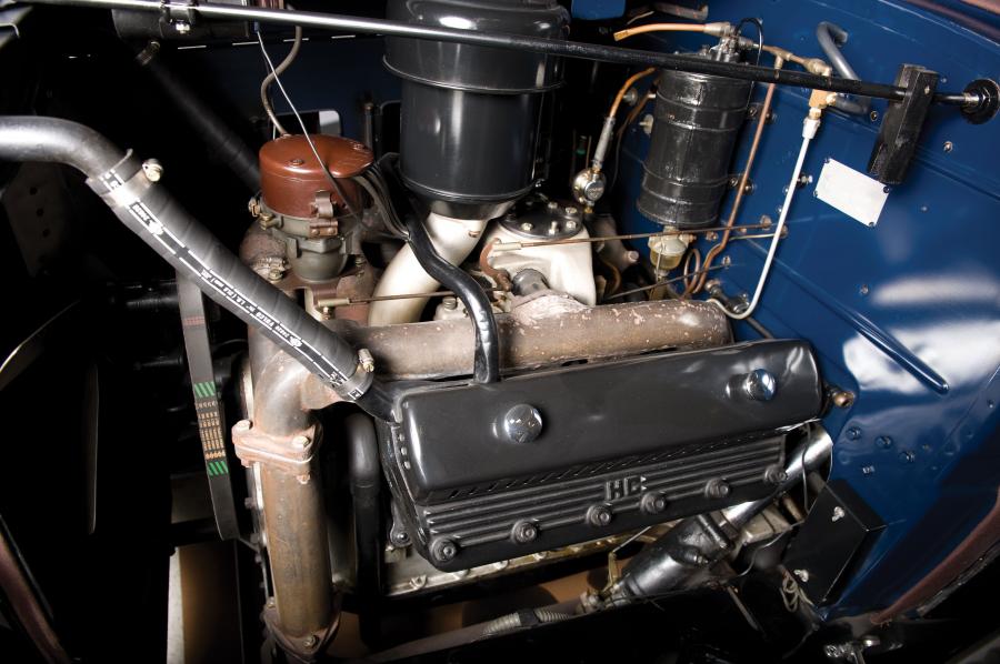  Cadillac Series 355A V8 Town Sedan 1931 года  (фото 9 из 9)